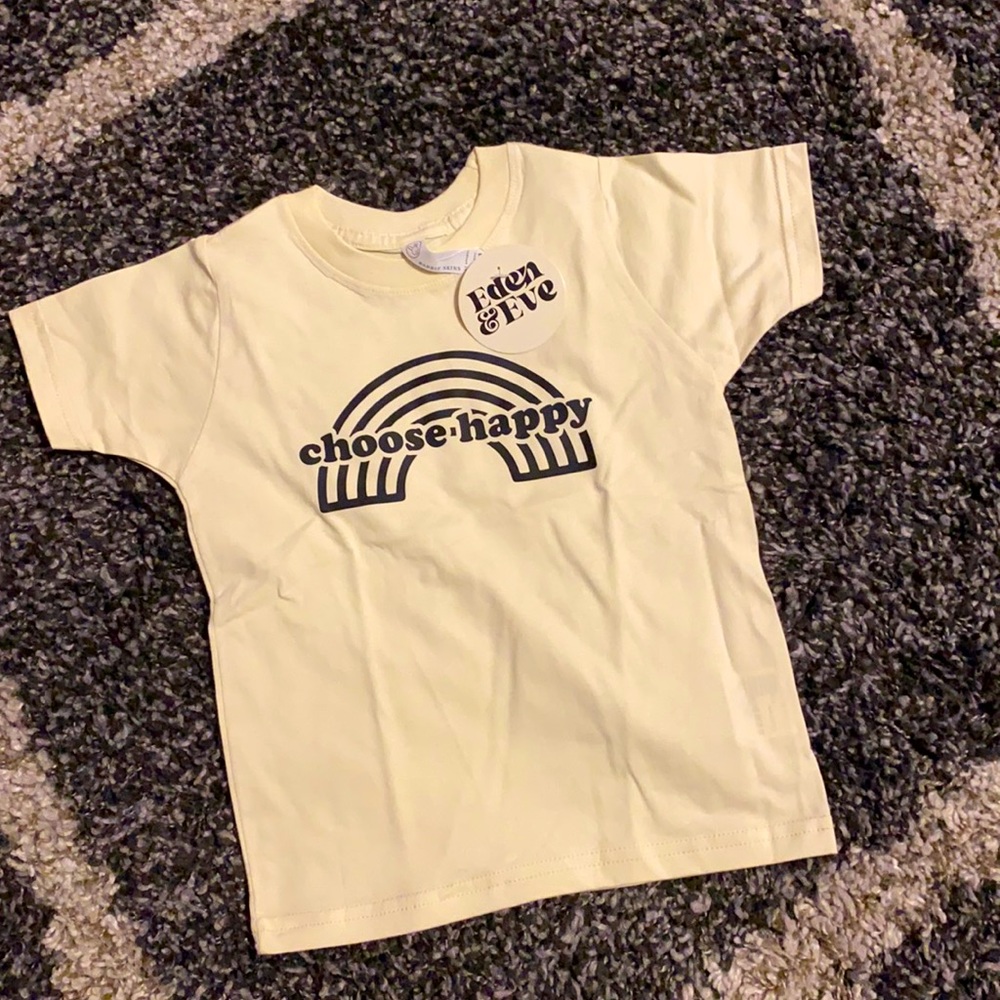 Cream colored “Choose Happy” tee SZ 3